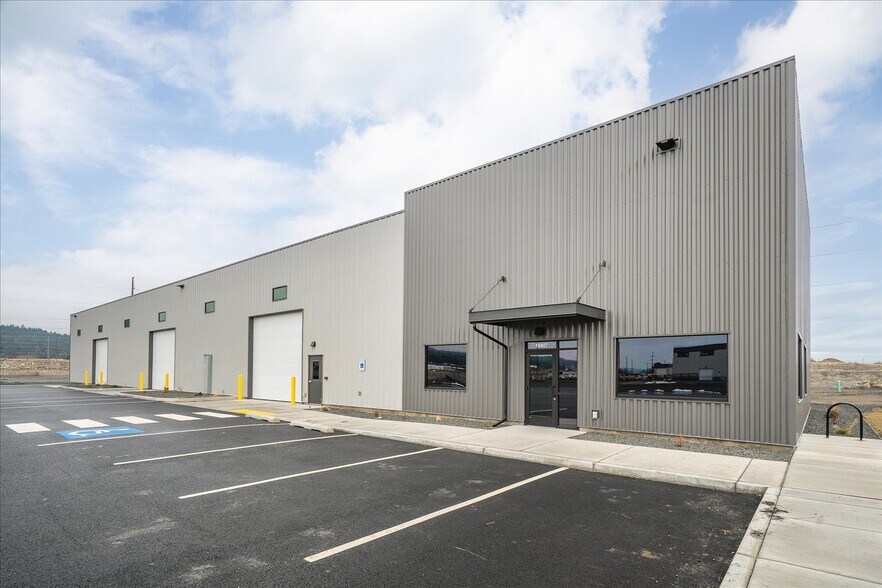 More Photos Of 19407 E Garland Ave, Spokane Valley Warehouse For Lease