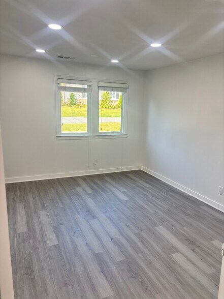 More Photos Of 494 W Crogan St, Lawrenceville Office Residential For Sale