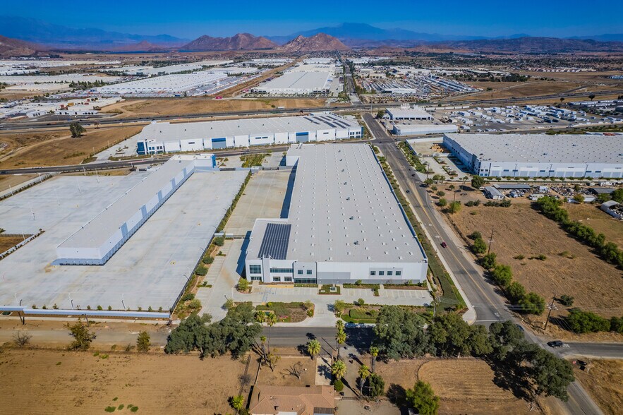 More Photos Of 19972 Patterson Ave, Perris Distribution For Lease