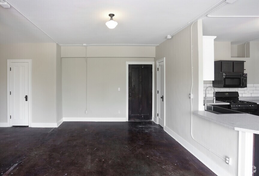 More Photos Of 111 E 16th St, Indianapolis Apartments For Lease