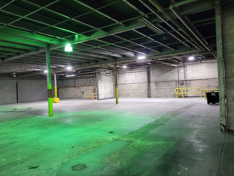 More Photos Of 131 N Summit St, Akron Warehouse For Lease
