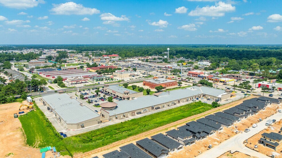 More Photos Of 1319 Cypress Creek Parkway, Houston Storefront For Lease