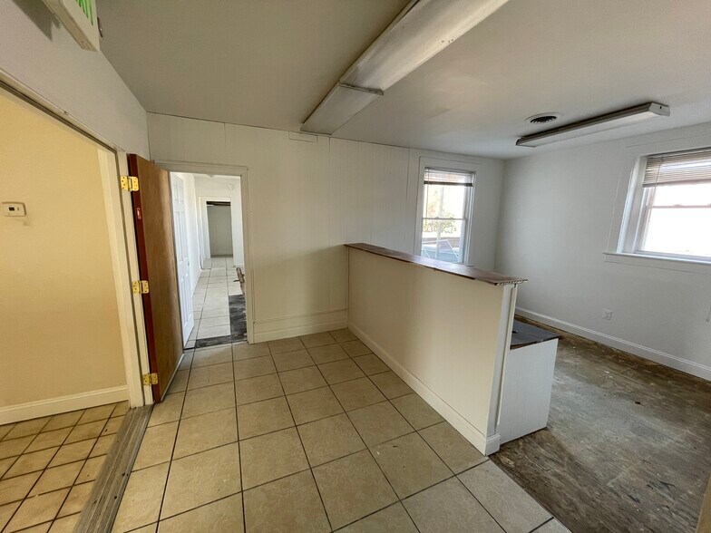 More Photos Of 2010-2012 Rhode Island Ave NE, Washington Storefront Retail Office For Lease