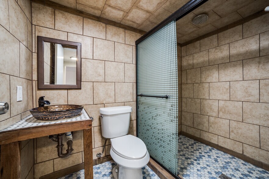 More Photos Of 8325 FM 327, Elmendorf Apartments For Sale