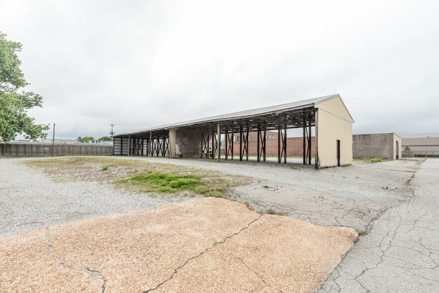 More Photos Of 1900 Cole Street, Saint Louis Manufacturing For Sale