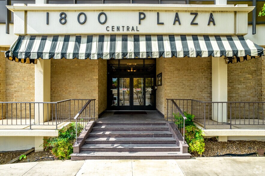 More Photos Of 1800 NE Loop 410, San Antonio Unknown For Lease