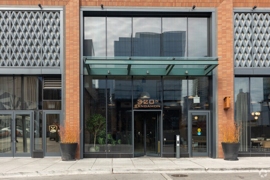 More Photos Of 320 N Sangamon St, Chicago Office For Lease