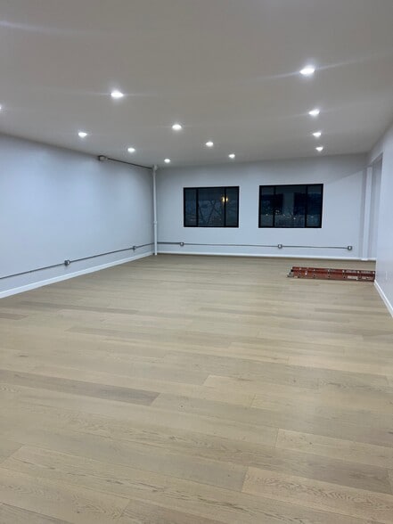 More Photos Of 671-677 E Main St, Ventura Storefront For Lease