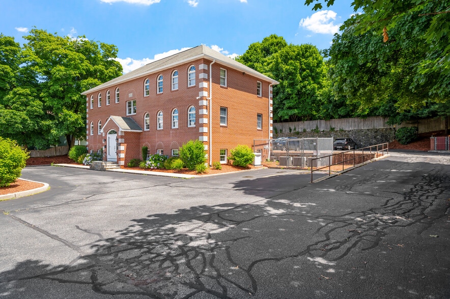 More Photos Of 352 Park Ave, Woonsocket Office For Sale