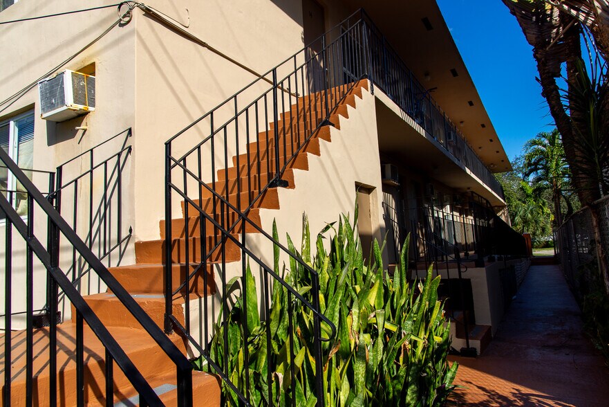 More Photos Of 960 Biarritz Dr, Miami Beach Apartments For Sale