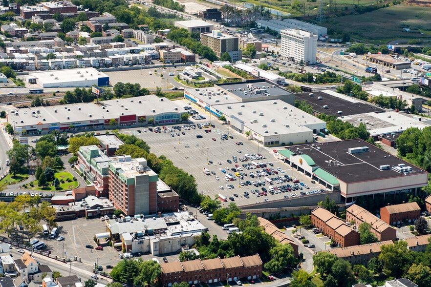 Primary Photo Of 3131 Kennedy Blvd, North Bergen Unknown For Lease