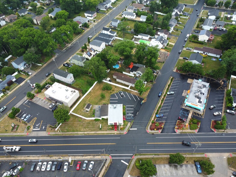 More Photos Of 317 Highway 35 N, Neptune City Veterinarian Kennel For Sale