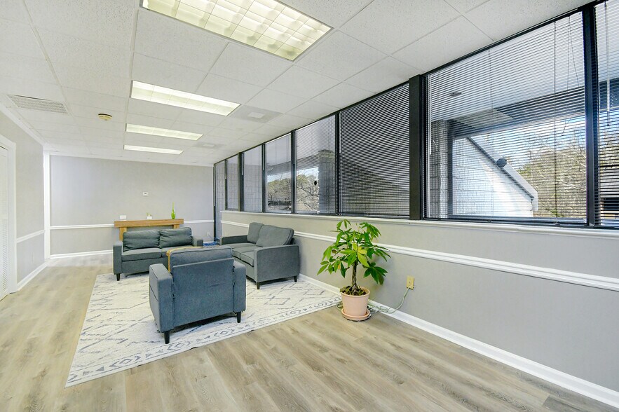 More Photos Of 3084 Mercer University Dr, Chamblee Loft Creative Space For Lease