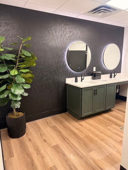 More Photos Of 2804 Boilermaker Ct, Valparaiso Office For Lease