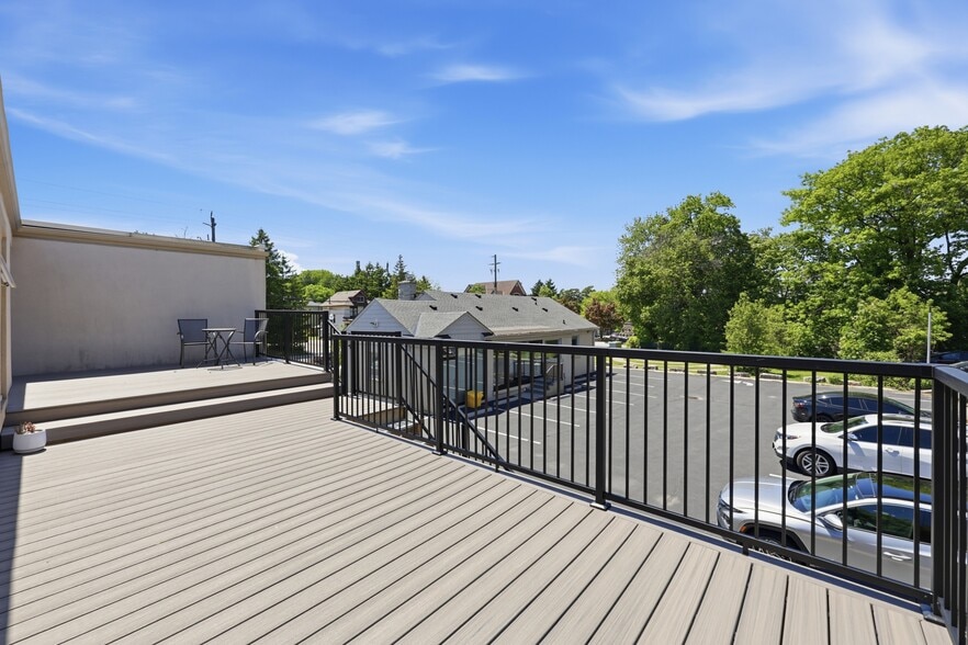 More Photos Of 58 King St W, Hamilton Office For Sale