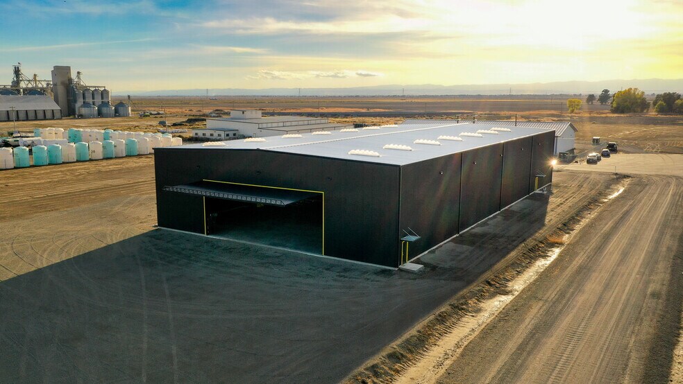 More Photos Of 2949 Farinon Rd, Colusa Warehouse For Sale