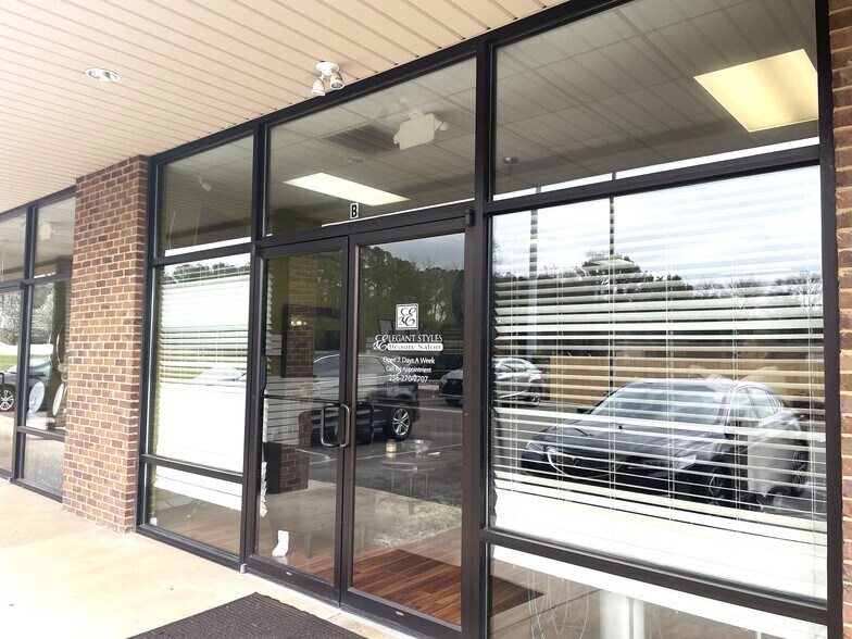 More Photos Of 2055 Blue Spring Rd, Huntsville Storefront Retail Office For Sale