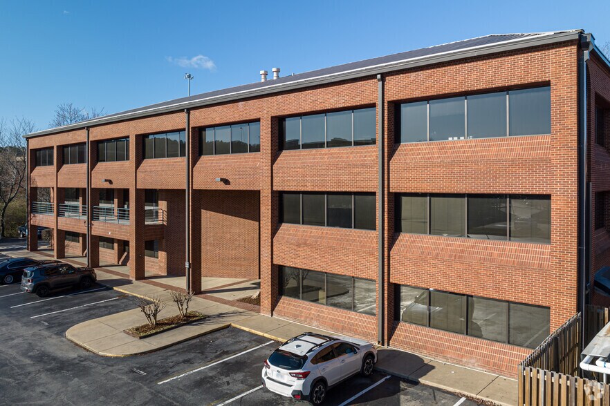 More Photos Of 320 Executive Ct, Little Rock Medical For Lease