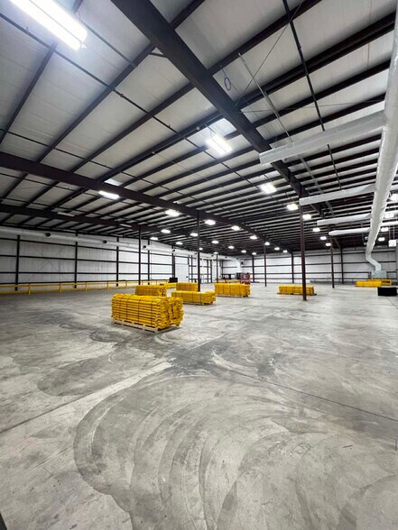 More Photos Of 729 Prairie Dupont Dr, Dupo Warehouse For Lease