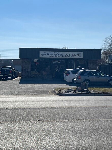 More Photos Of 1847 University Dr NW, Huntsville Light Distribution For Lease