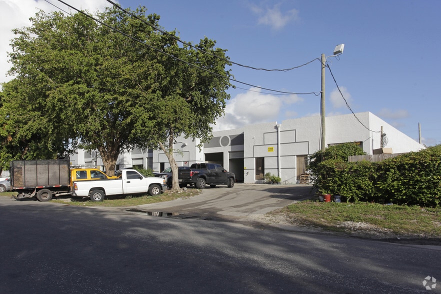 More Photos Of 1900 NW 33rd St, Pompano Beach Warehouse For Lease