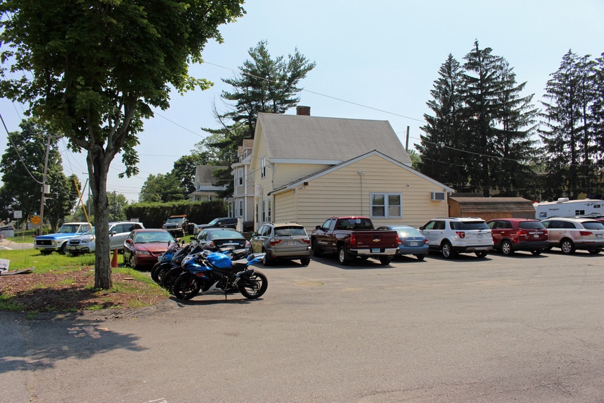 More Photos Of 5 Mill St N, Marlborough Storefront Retail Office For Lease