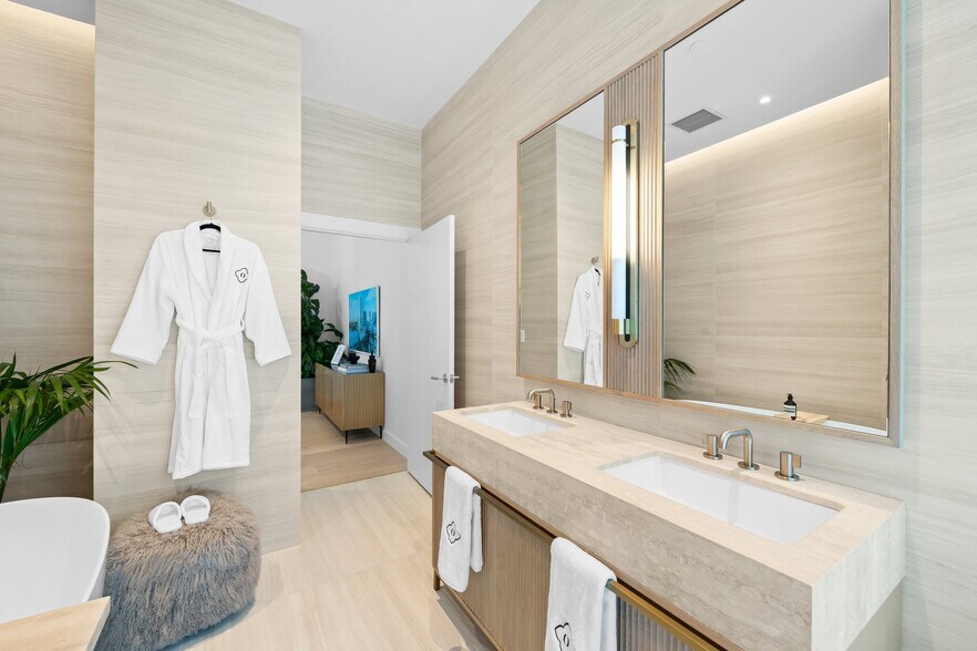 More Photos Of 315 NE 3rd Ave, Fort Lauderdale Apartments For Sale