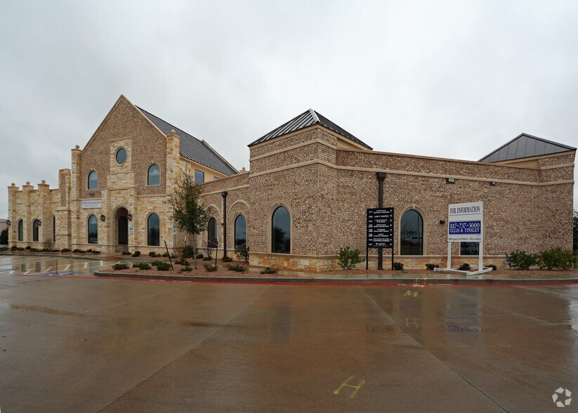 More Photos Of 7201 Hawkins View Dr, Fort Worth Medical For Sale