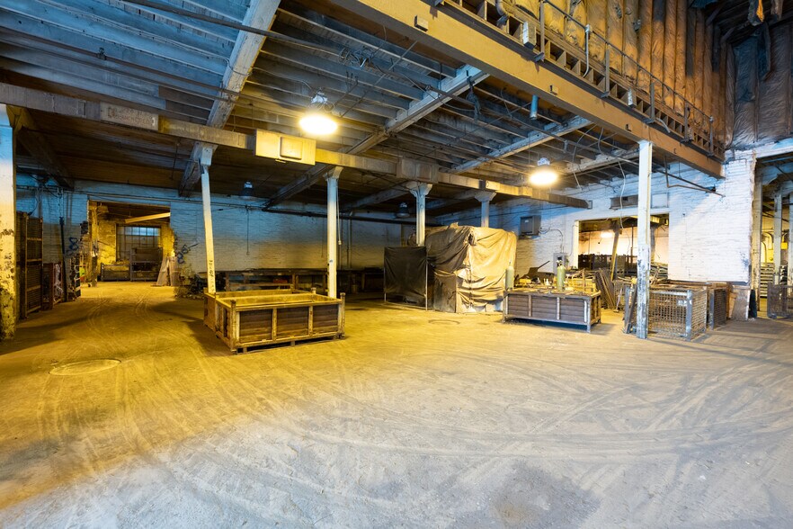 More Photos Of 1315 W 18th St, Anderson Warehouse For Sale