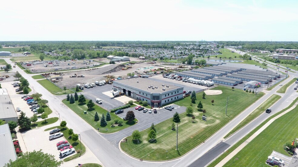 More Photos Of 5550 Poindexter Dr, Indianapolis Distribution For Sale