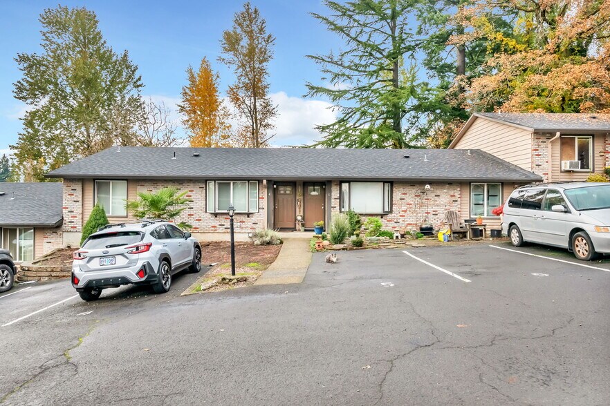 More Photos Of 13500 SE Linden Ln, Milwaukie Apartments For Sale
