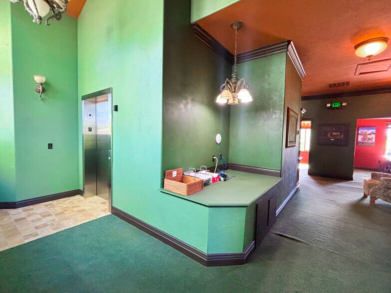 More Photos Of 11142 Highland Blvd, Highland Medical For Lease