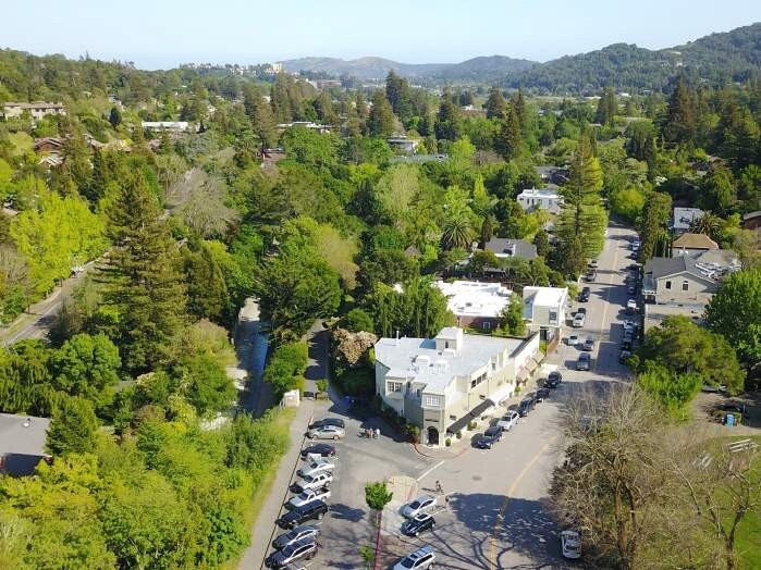 More Photos Of 3-11 Ross Cmn, Ross Storefront Retail Office For Lease