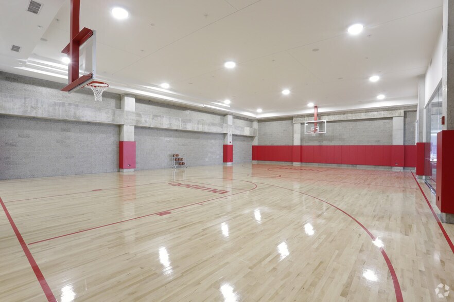 More Photos Of 220 E Illinois St, Chicago Apartments For Lease