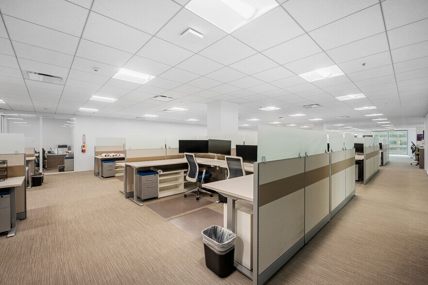 More Photos Of 301 N Lake Ave, Pasadena Office For Lease