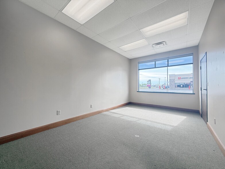More Photos Of 1008 NW Paul Bunyan Dr NW, Bemidji Restaurant For Lease