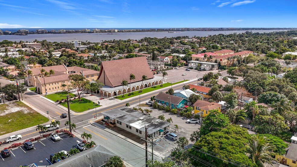 More Photos Of 101 S Federal Hwy, Lake Worth Medical For Sale