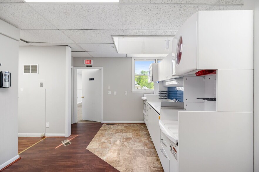 More Photos Of 275 W Main St, Norton Office Residential For Sale