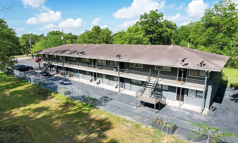 More Photos Of 4613 Cavalcade St, Houston Apartments For Sale