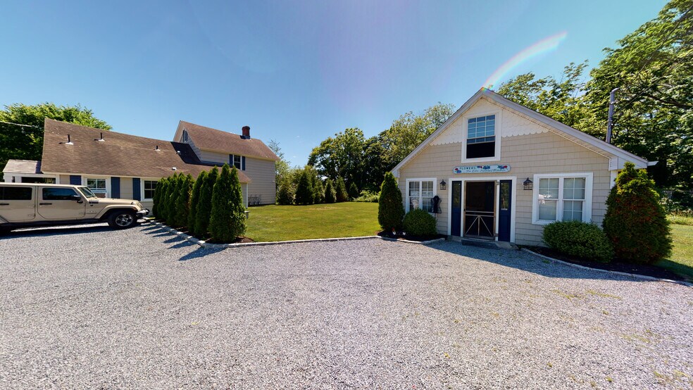 More Photos Of 591 Main St, Center Moriches Apartments For Lease