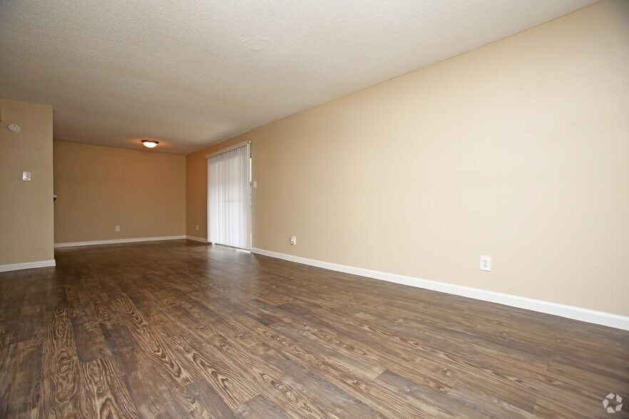 More Photos Of 801 S Allen Genoa Rd, South Houston Apartments For Sale