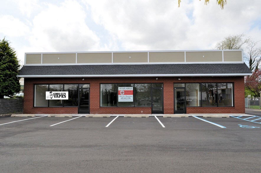 More Photos Of 1631 S Olden Ave, Hamilton Medical For Sale