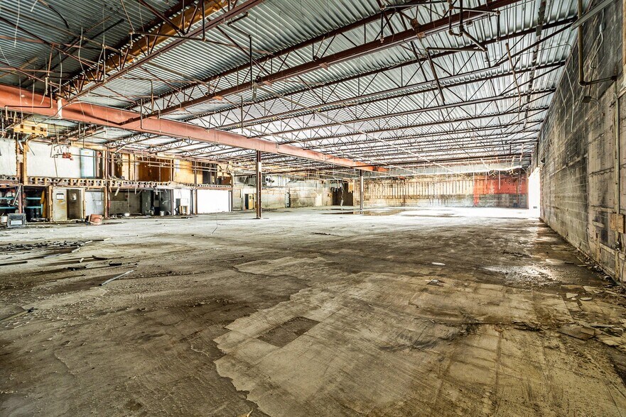 More Photos Of 3232 Central Ave, Lake Station Supermarket For Lease