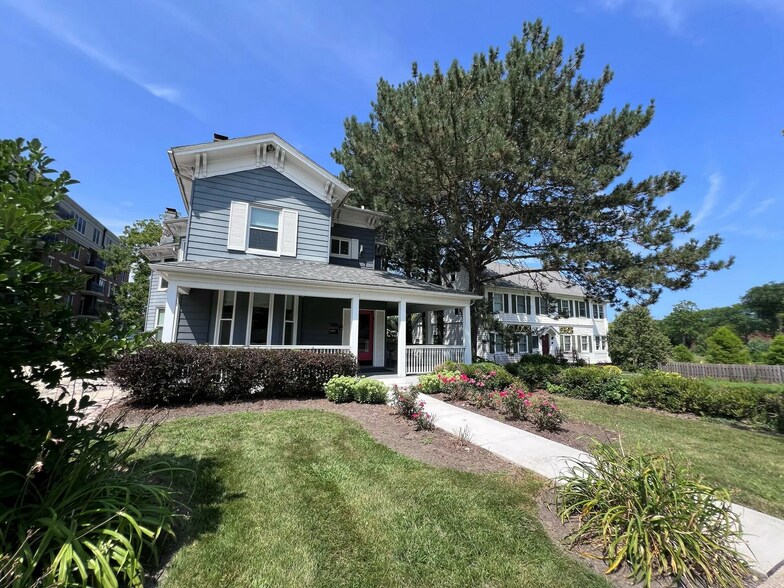 Primary Photo Of 477 Elm Pl, Highland Park Office For Lease