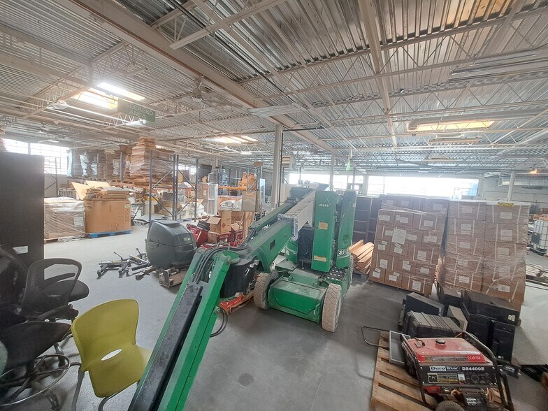 More Photos Of 625 Factory Rd, Addison Warehouse For Sale