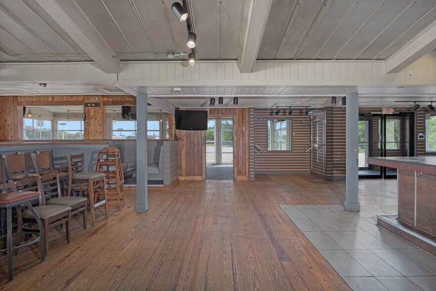 More Photos Of 8101 W I-40, Amarillo Restaurant For Lease