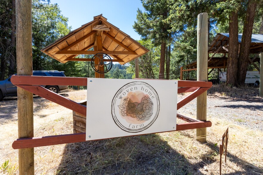 More Photos Of 82 Meadows Loop, Lyle Specialty For Sale