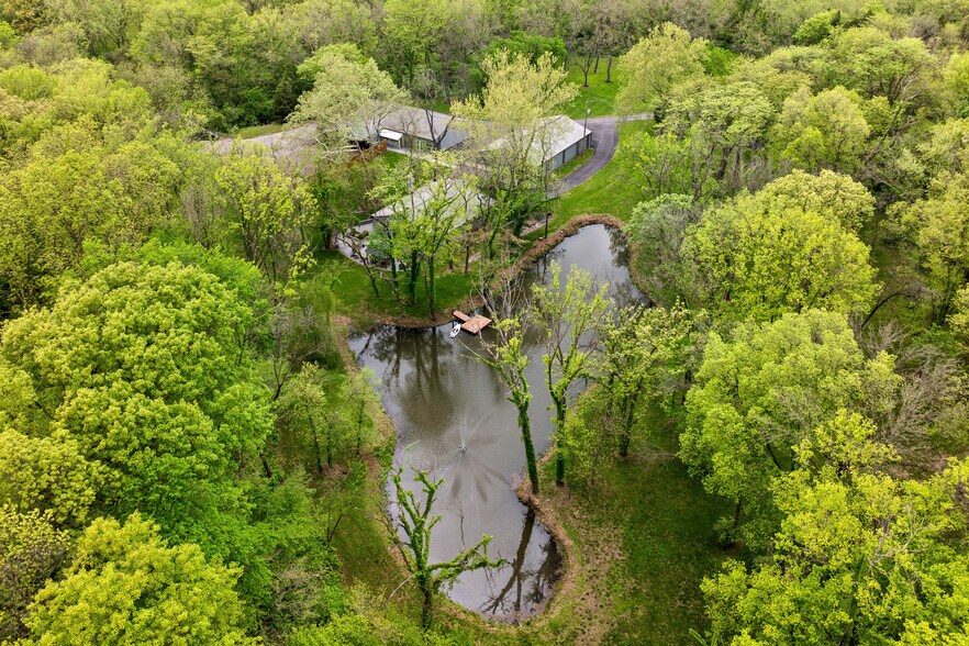 More Photos Of 11155 Hubbard Rd, Kansas City Flex For Sale