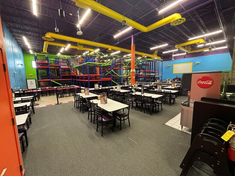 More Photos Of 200 Collins Rd NE, Cedar Rapids Specialty For Lease