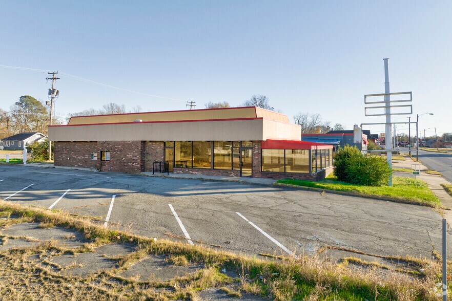More Photos Of 1205 S Main St, Pine Bluff Restaurant For Sale